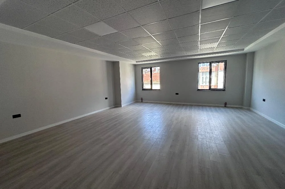 Kongre Meydanı yakınında kiralık 2+1 ofis — fotoğraf 2