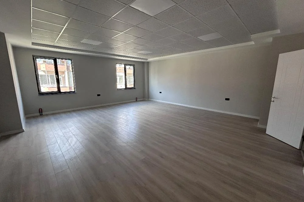 Kongre Meydanı yakınında kiralık 2+1 ofis — fotoğraf 3